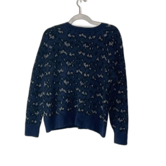 Athleta Wool Blend Animal Print Blue Gray Pullover Sweater sz. M #01 - Picture 2 of 6